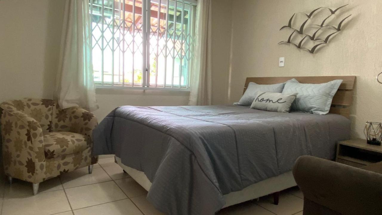 Casa De Praia Top! Beto Carrero, 500M Do Parque, Com Piscina E Sinuca, 1 Suite E 2 Quartos, 3Bwc, A 300M Da Praia, Churrasqueira E Estacionamento Privado Penha  Eksteriør billede